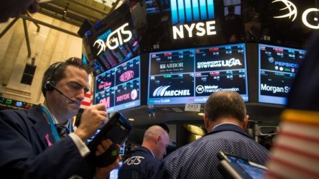 Ускоряващата се инфлация помрачава търговията на Wall Street*