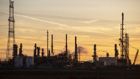 Пл. Димитров: Ще има сътресения, ако държавата се опита да поеме „Нефтохим“