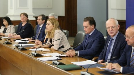 Минималната заплата по сектори влезе в новото тристранно споразумение