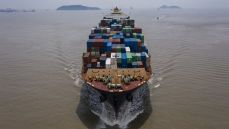 САЩ възстановяват 352 изключения от мита за китайски вносни продукти