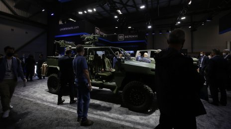 General Motors преговаря с Lockheed Martin за производство на части за отбраната