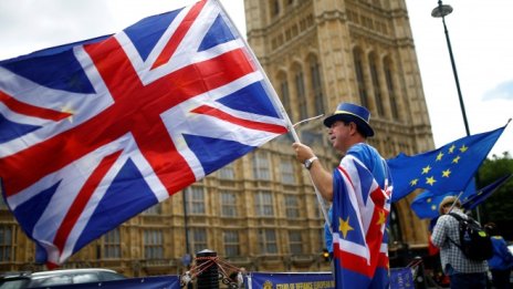 Великобритания губи 630 работни места от финансовия сектор заради Brexit