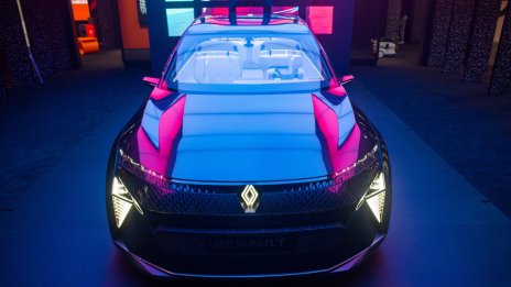 Geely планира да купи дял в звеното на Renault за конвенционални автомобили