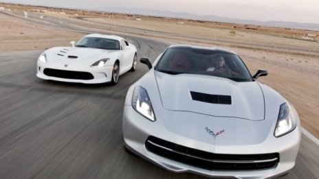 Corvette Stingray оформи лист с чакащи, SRT Viper забавя производството