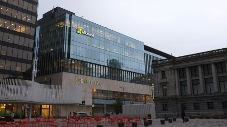 Microsoft инвестира 700 млн. долара за засилване на киберсигурността на Полша 