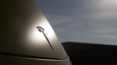 Саудитска Арабия преговаря с Tesla за изграждането на завод за електромобили