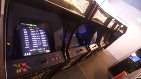 Огромна колекция с видео игри търси новия си дом