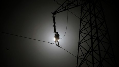 КЕВР ще опита да ограничи поскъпването на тока от 1 юли