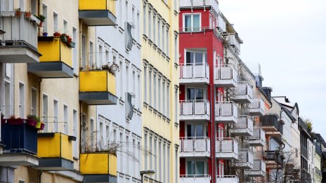 Заради ограниченията върху наемите новите жители на Берлин трудно се добират до жилище