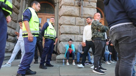 ЦИК ще приеме паралено заявленията за изборите на двете крила на ДПС