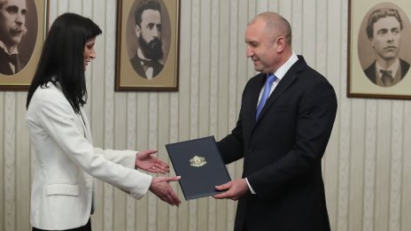 Румен Радев връчи първия проучвателен мандат на ГЕРБ-СДС