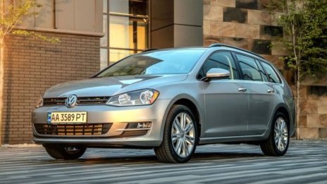 Украинците изкупуват като топъл хляб "токсични" VW Golf