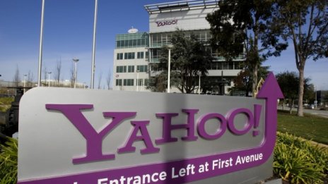 AOL агитира инвеститорите за влизане в Yahoo