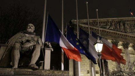 Франция скърби за жертвите на атаката срещу Charlie Hebdo