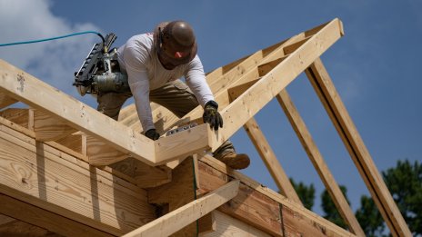 Новото жилищно строителство в САЩ достигна тримесечен връх през октомври