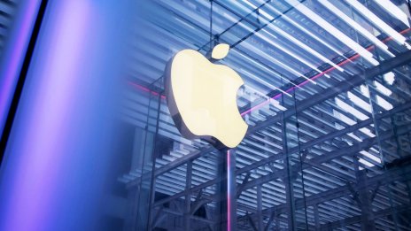 Apple и Google предлагат приложения за разголване въпреки политиките си срещу тях