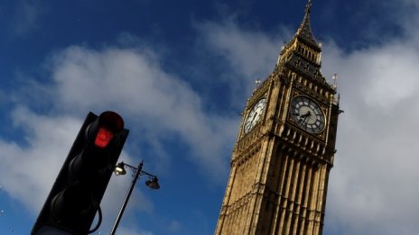 Лесните пари от количественото облекчаване направиха живота по-тежък за някои