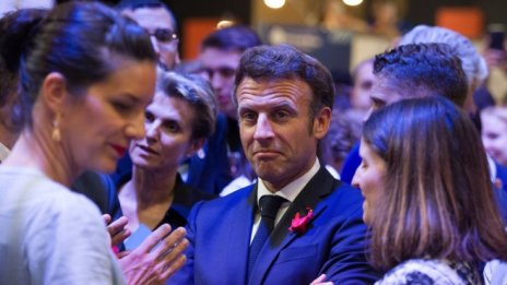 Отстъплението на Макрон на изборите застрашава реформите във Франция