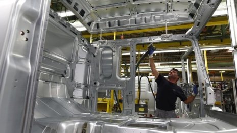 Бизнес климатът в Германия неочаквано се понижи до 6-месечно дъно