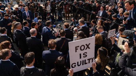 Медийните лъжи подкопават основата на демокрацията