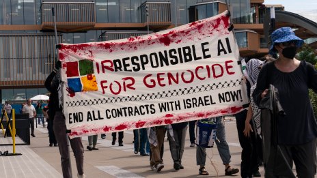 Microsoft уволни двама служители, нахлули в офиса на президента ѝ