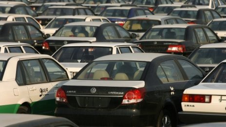 221 млрд. долара са спестили водещите автопроизводители през 2013 г.