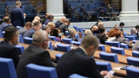 Парламентът окончателно прие промените в Закона за обществените поръчки