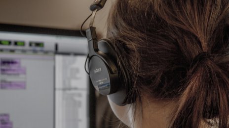 Средният облагаем доход на новите висшисти надхвърля 2200 лв.