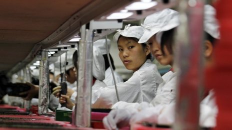 Foxconn обмисля продажбата на завод за екрани в Китай