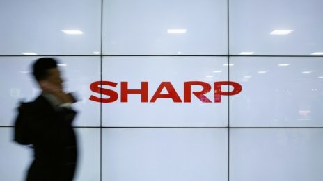 Опасения от търговската война сринаха книжата на Sharp 