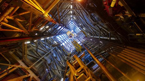 Цената на петрола продължава да пада насред мрачните инвеститорски нагласи*