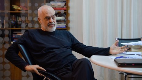 Албания бута половин милион незаконни постройки в опит да укрепи върховенството на закона