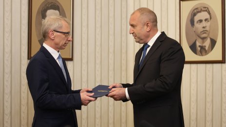 Николай Денков върна на президента изпълнен втория мандат