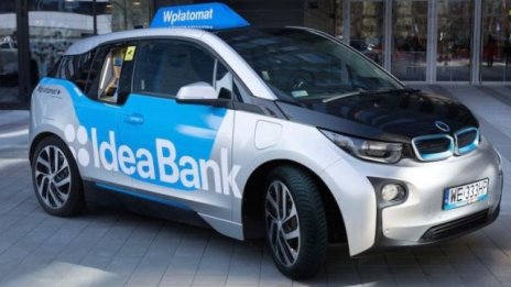 Полска банка превърна BMW i3 в банкомат