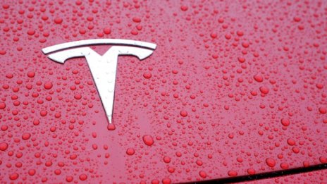 Индия иска да примами Tesla с предложения за по-евтино производство от Китай