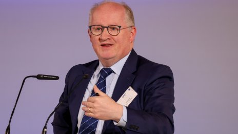 Главният икономист на ЕЦБ: Натискът върху заплатите продължава да намалява