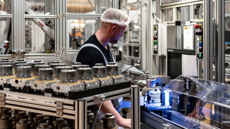 Бизнес перспективите в Германия се повишават през април за шести пореден месец