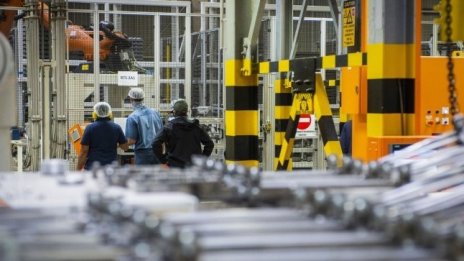 Промишленото производство в България расте за пети пореден месец през декември