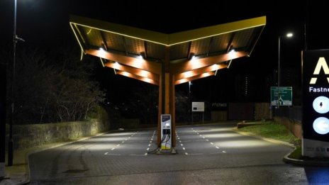 Ще успеят ли електромобилите да ликвидират индустрията на Big Oil?