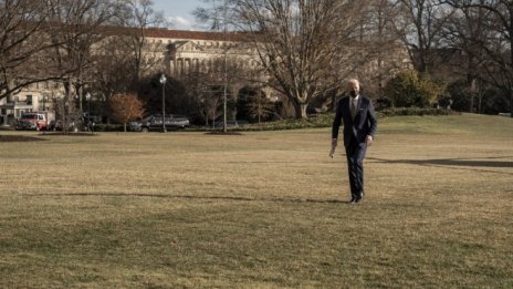 Байдън: Призовавам всички американци незабавно да напуснат Украйна