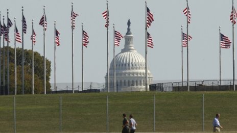 Ръстът на американската икономика за втори път е ревизиран нагоре