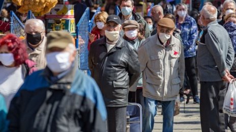 Преброителите започват обхода си по домовете