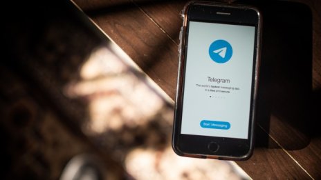 Telegram блокира канала за "интелигентно гласуване" на Навални 