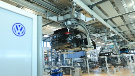 Volkswagen отвръща на китайската конкуренция с електрически и достъпен Polo