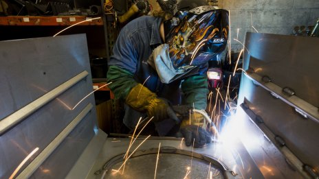 Американците се тревожат не само за разходите, но и за работните си места