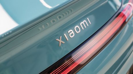 Xiaomi започва доставките на своя първи електромобил