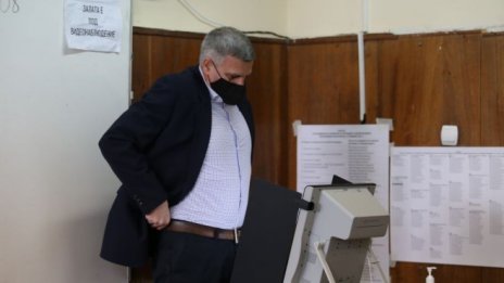 Стефан Янев: Няма възможност за манипулации на вота*