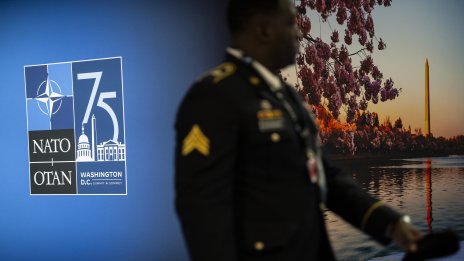 Инфлуенсъри в TikTok и Instagram помагат на НАТО да достигне младото поколение