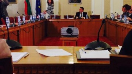 Правната комисия в НС прие Закона за мерките по време на извънредното положение