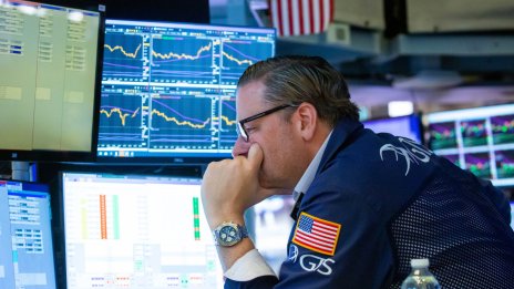 Тревогите на инвеститорите натежават върху индексите на Wall Street*
